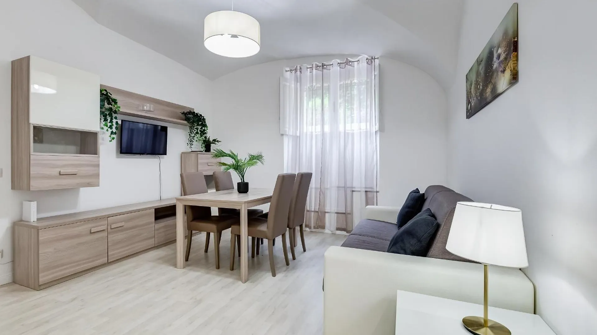 Apartamento Vivilo Collection - Brescia Central Apt - 2Bd 2 Baths Roma