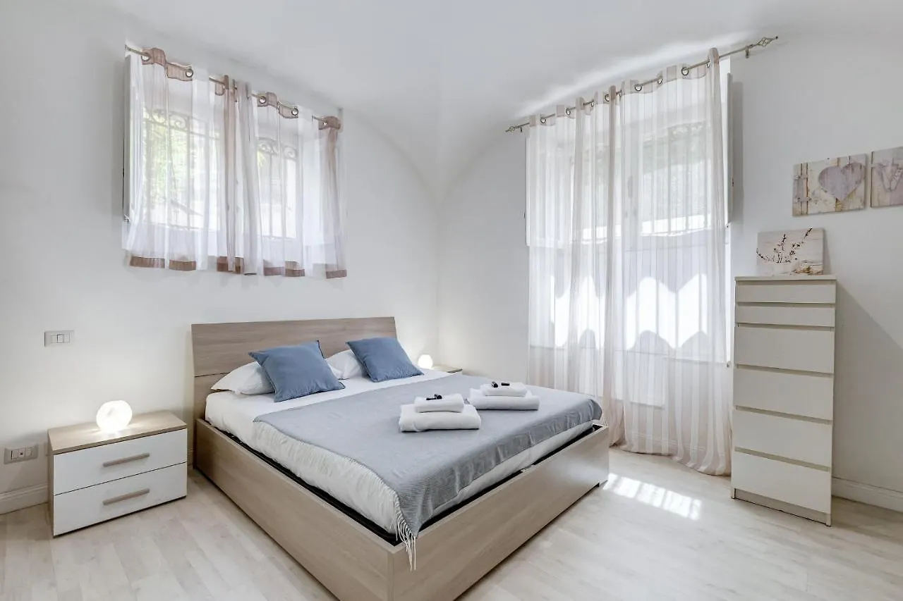 Vivilo Collection - Brescia Central Apt - 2Bd 2 Baths Рим Апартаменты