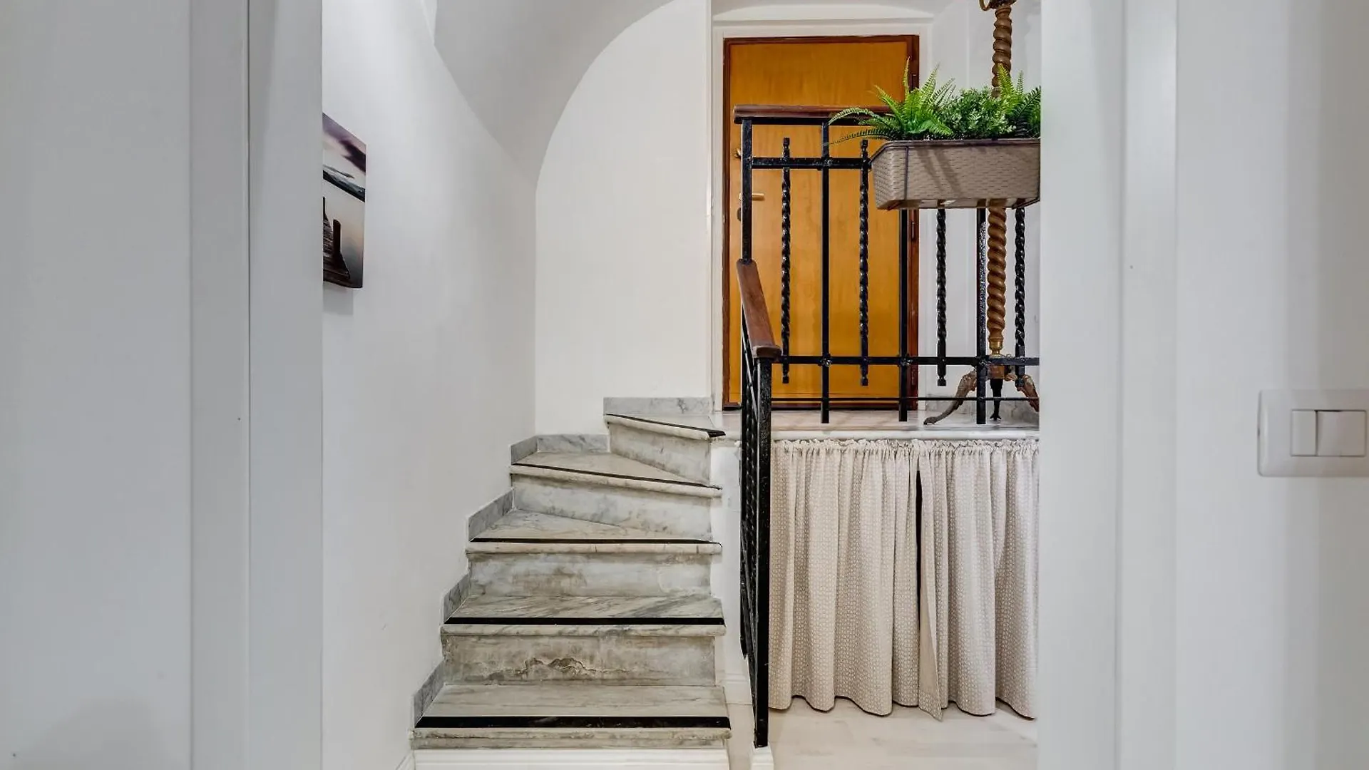Апартаменты Vivilo Collection - Brescia Central Apt - 2Bd 2 Baths Рим Италия