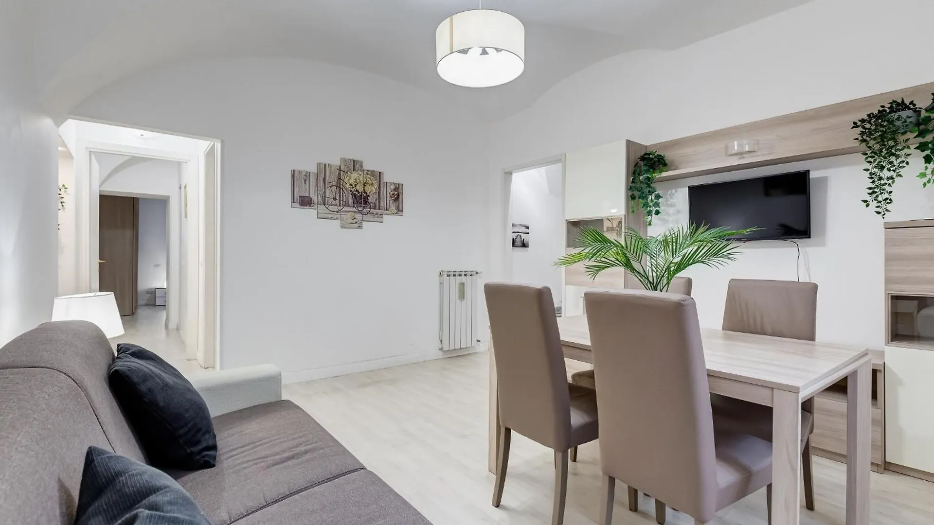 Апартаменты Vivilo Collection - Brescia Central Apt - 2Bd 2 Baths Рим
