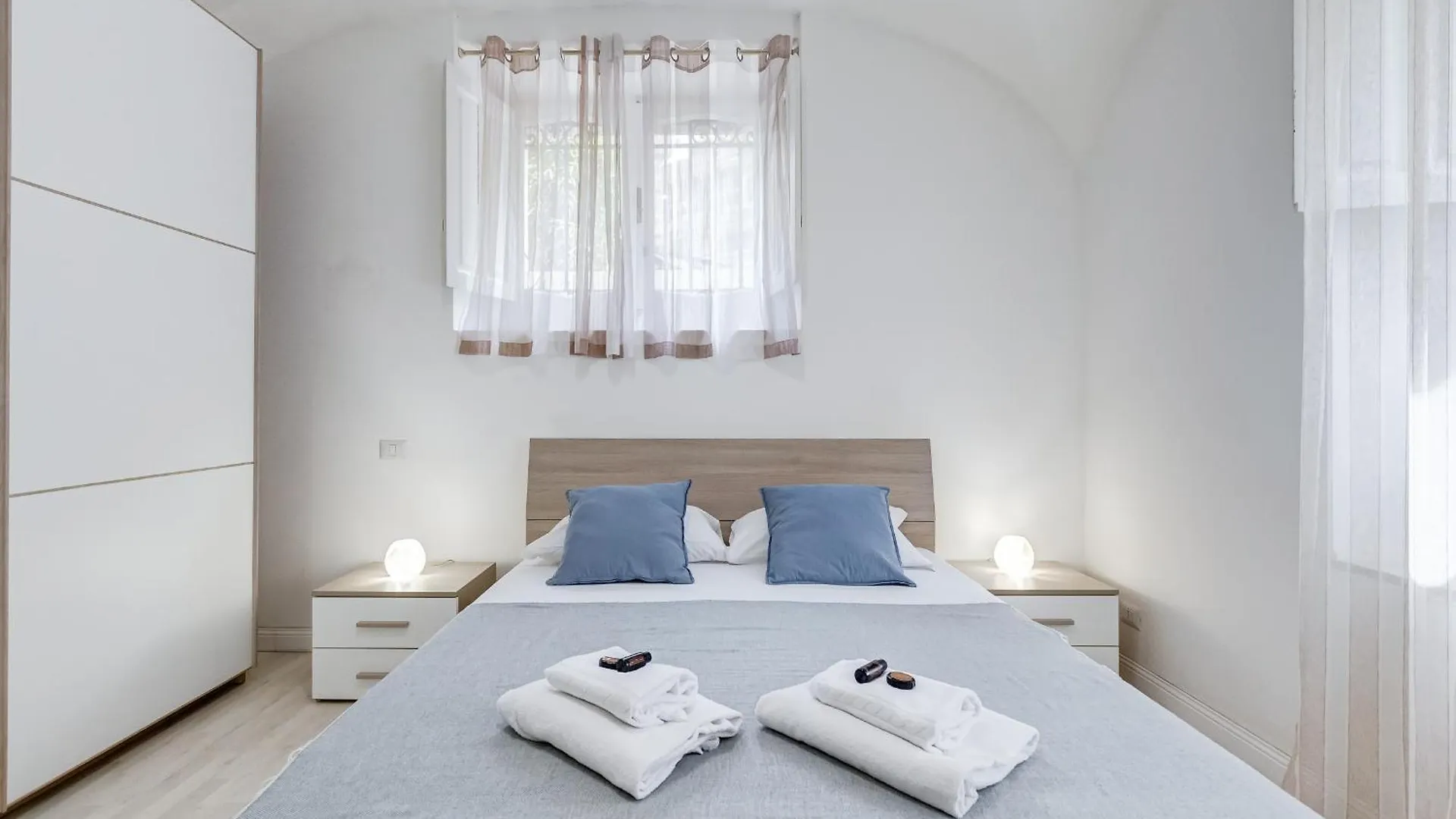 Vivilo Collection - Brescia Central Apt - 2Bd 2 Baths Рим 0*,  Италия
