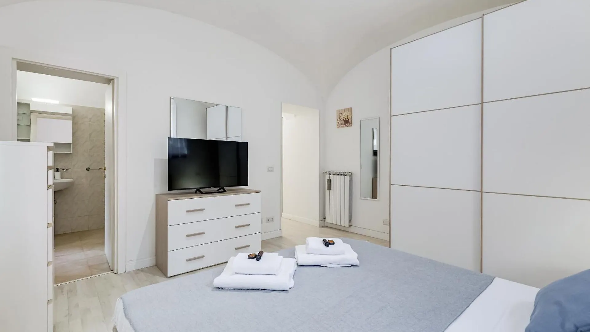 Vivilo Collection - Brescia Central Apt - 2Bd 2 Baths Рим